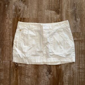 Vintage Y2K White Mini Skirt with Pocket Details